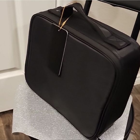 So Chic Travel Case w/Adjustable Dividers- Black - Picture 7 of 7